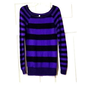 Long sleeve shirt/sweater